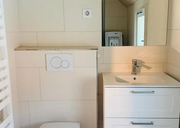 - Senn-inn Im Zentrum Von 斯拉德明