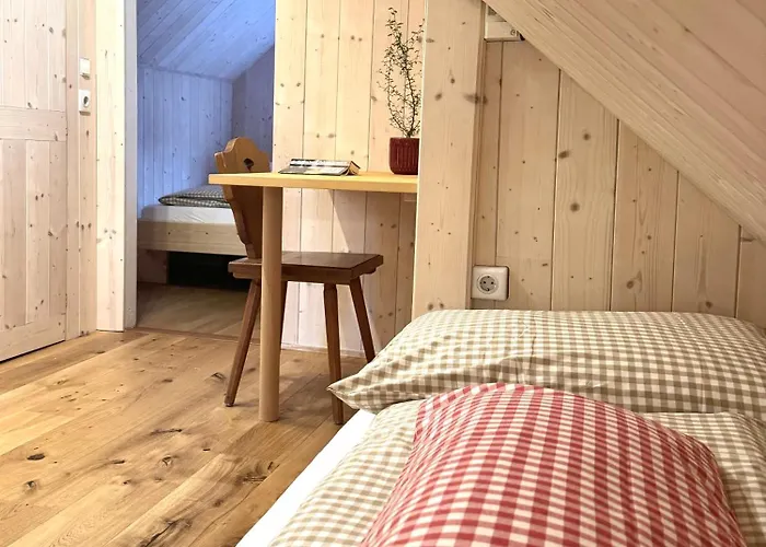 - Senn-inn Im Zentrum Von 斯拉德明